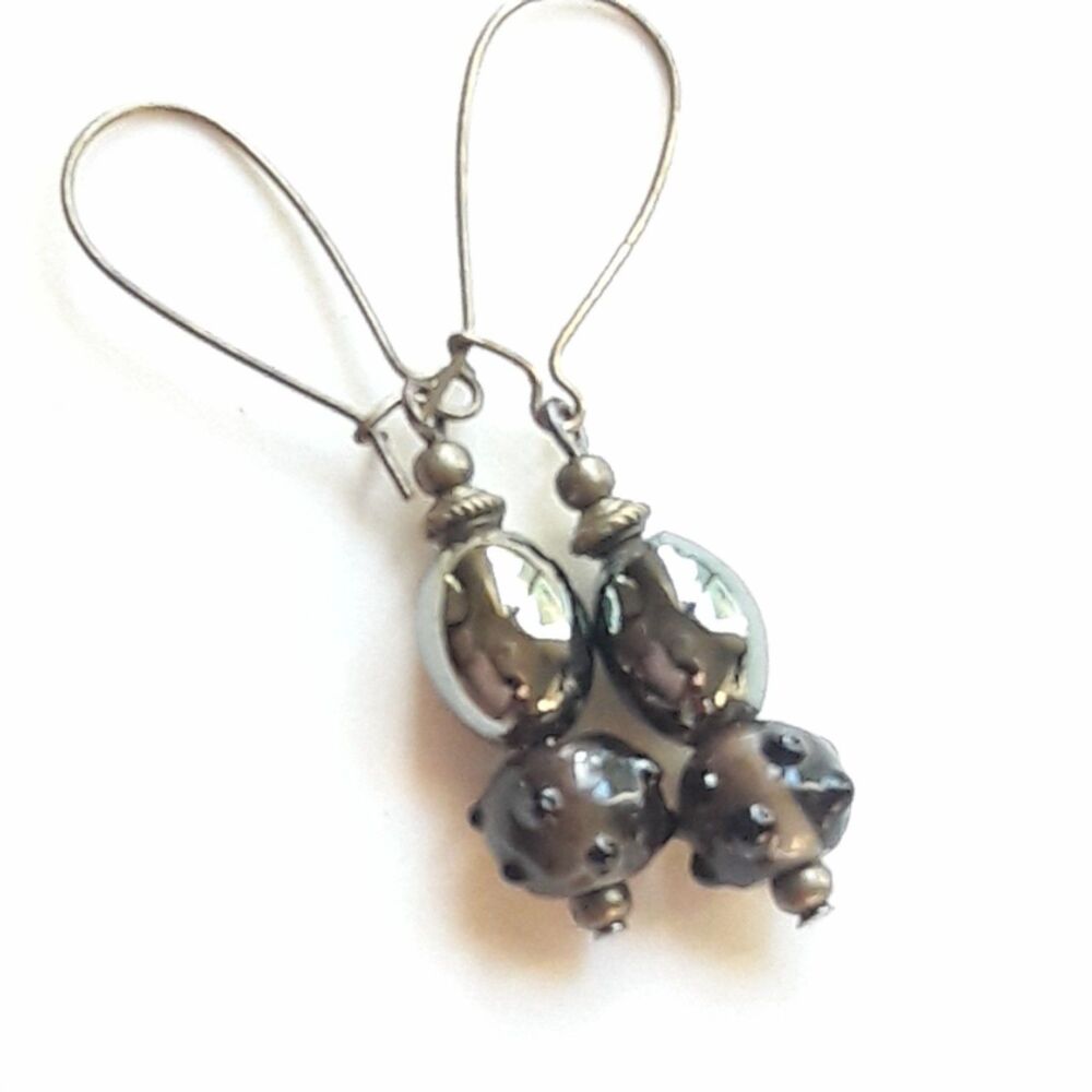 Brown Glass Antique Bronze Semi-hoops Hidden Meaning earrings Khaki Coded   483■